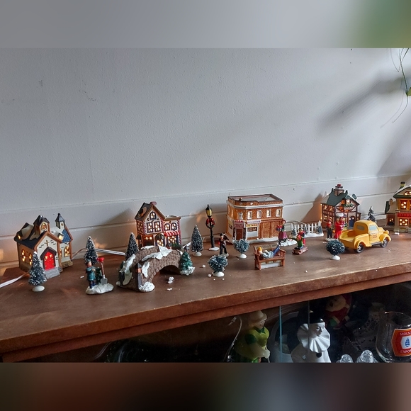 Illuminated Village for the Holiday SeasonJean-Coutu Village. - Picture 3 of 12